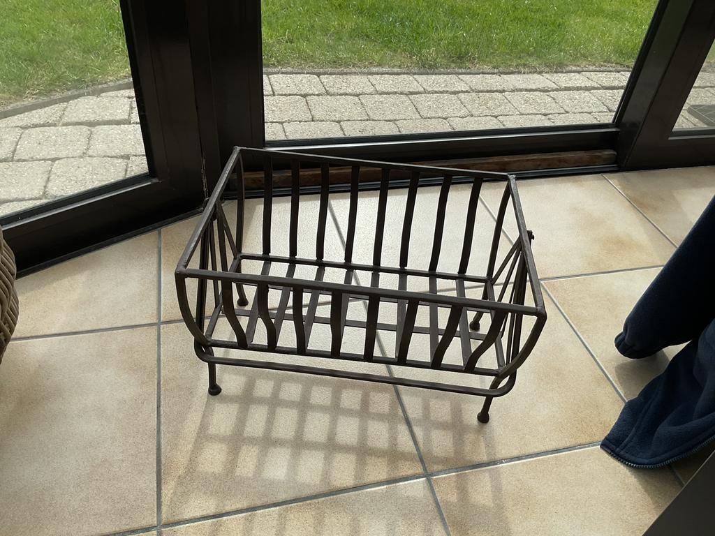 Récipient en fonte pour bois ou fleurs, Jardin & Terrasse, Moins de 30 cm, Comme neuf, Enlèvement, Intérieur
