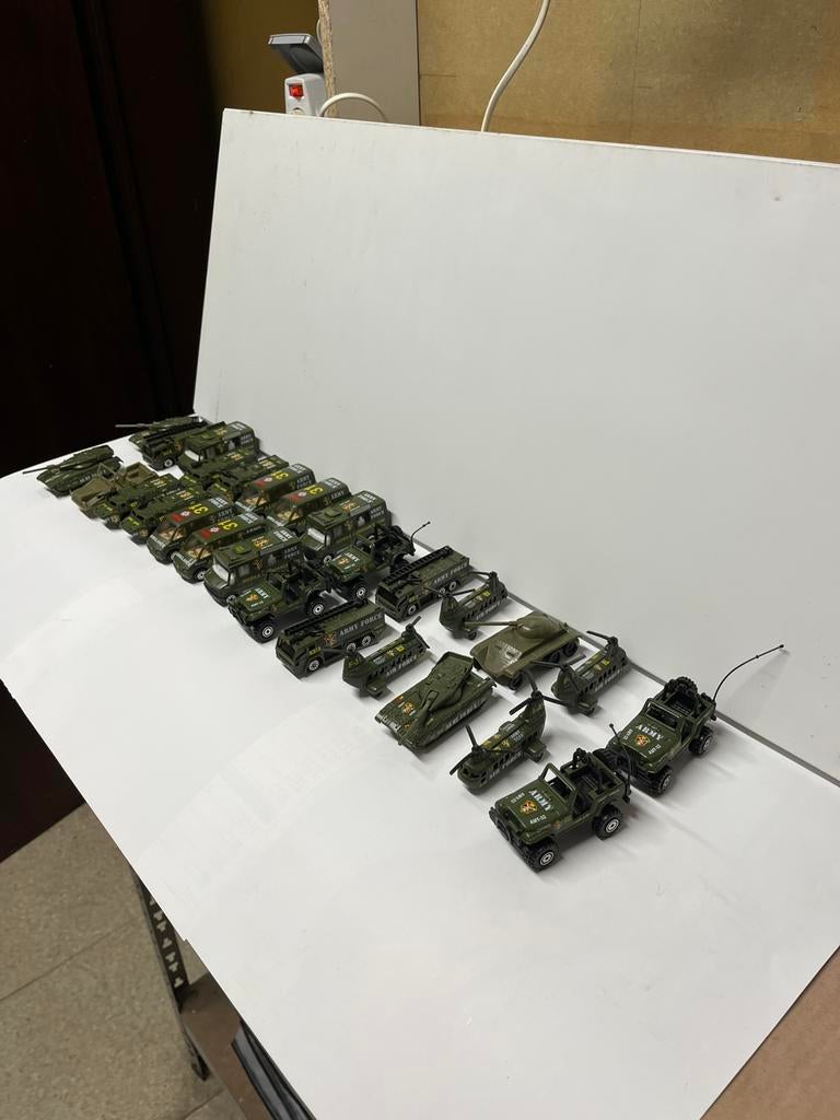 30. LEGER. VOERTUIGEN, Ophalen of Verzenden, Zo goed als nieuw