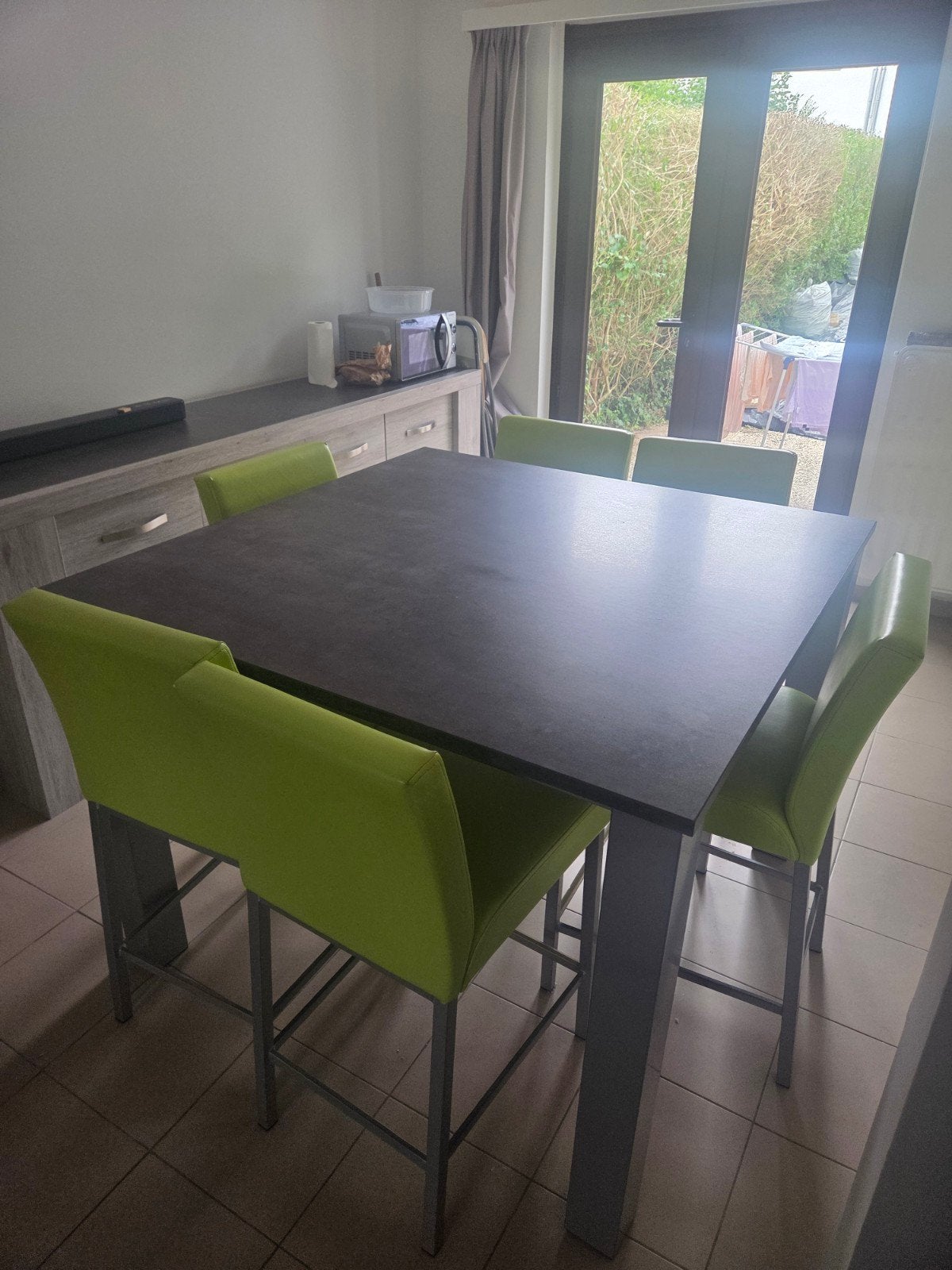 Uitschuifbare tafel met 6 stoelen, Ophalen