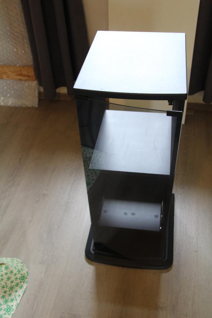 stereo meubel, Ophalen, Minder dan 50 cm, Gebruikt, Overige materialen
