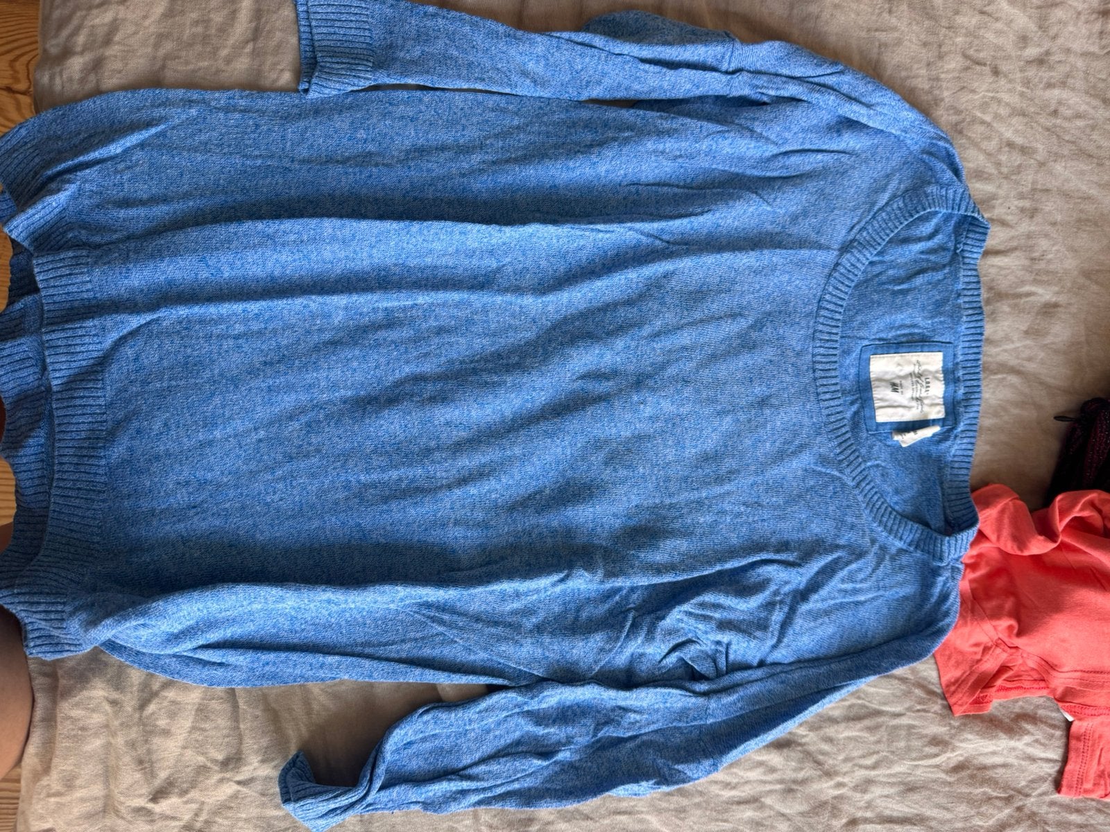 Haut manche longue h&m bleu, Vêtements | Femmes, Tops, Porté, Bleu, Enlèvement