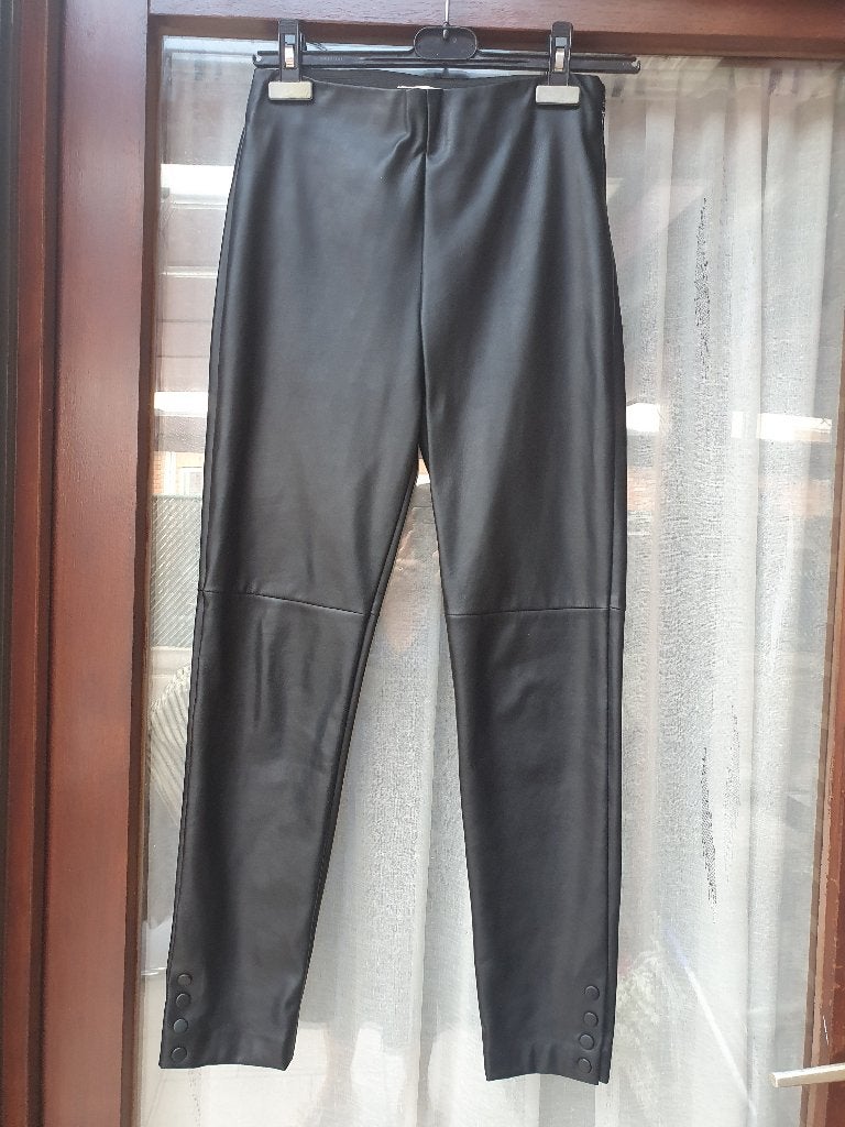 Zwarte broek in lederlook van MNG maat S, Zwart, MNG, Ophalen of Verzenden, Maat 36 (S)