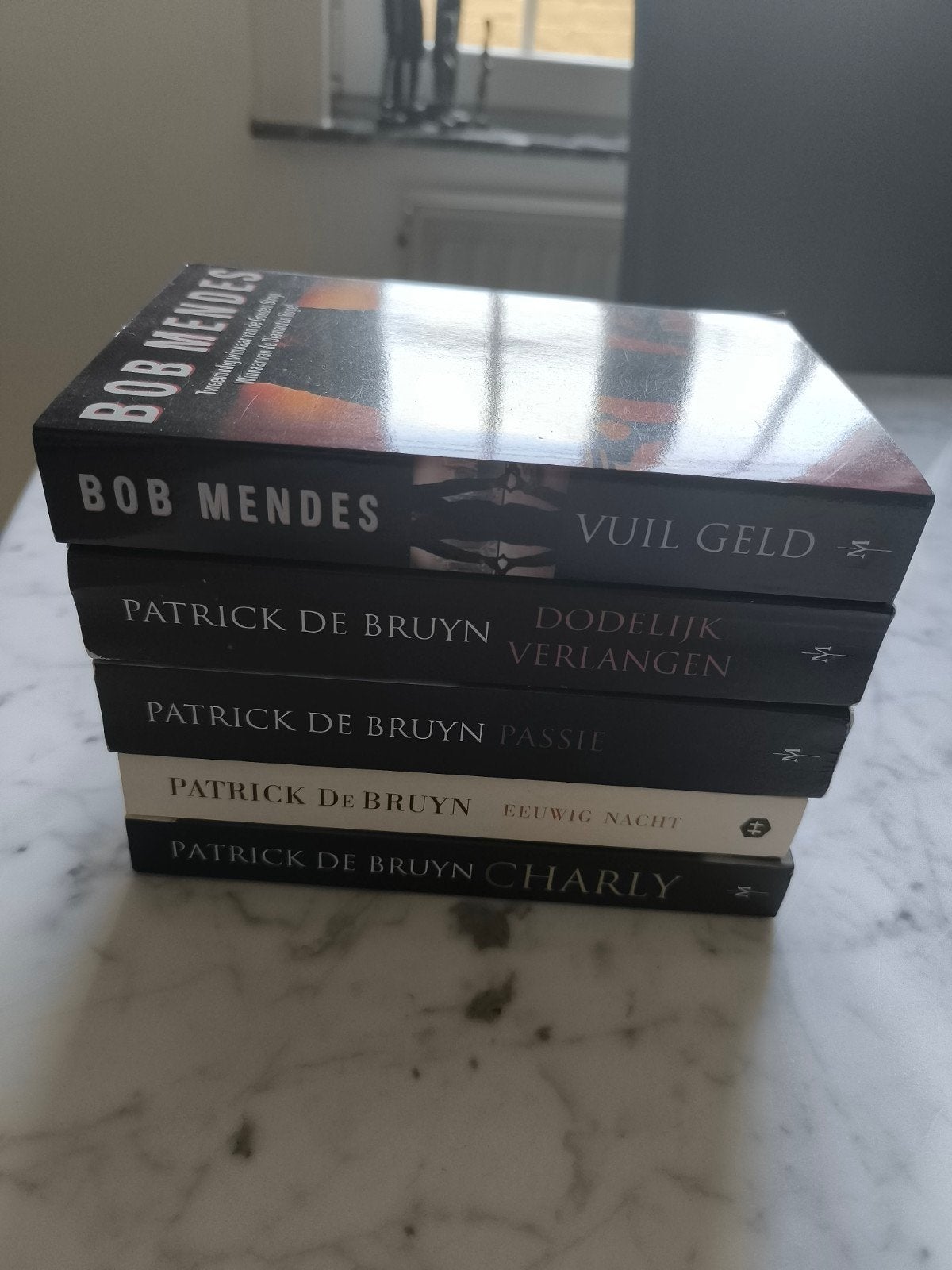 triller, Boeken, Ophalen