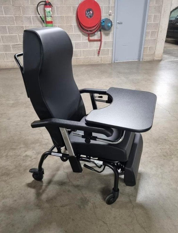 Relaxzetel met wielen en tafel, Ophalen, Zo goed als nieuw