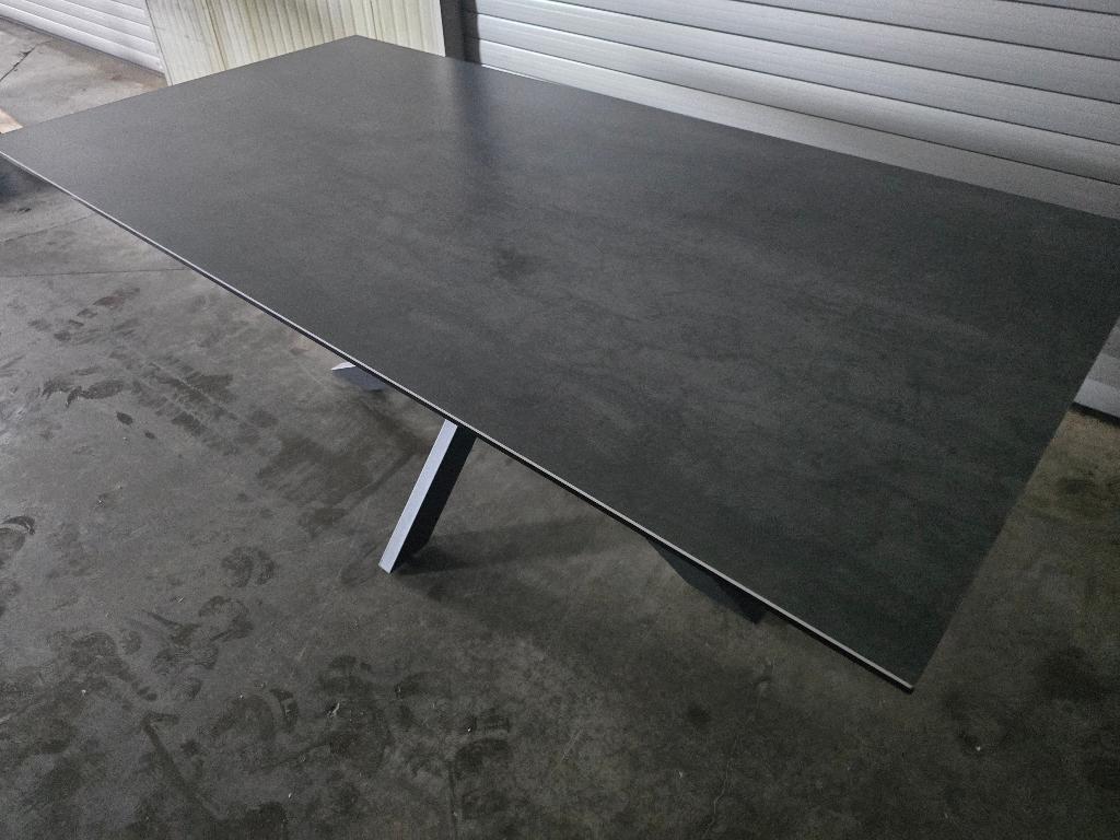 Eettafel rechthoekig 240cm - Keramisch Grijs - X-Poot, Ophalen, Nieuw, Rechthoekig, Overige materialen