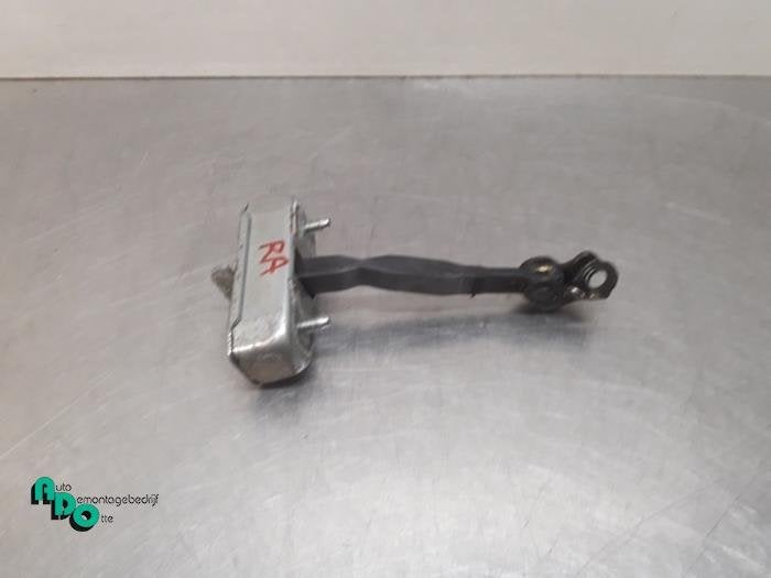 Butée 4portes arrière droite d'un Toyota Corolla (Corolla, -, 3 mois de garantie, Toyota, Utilisé