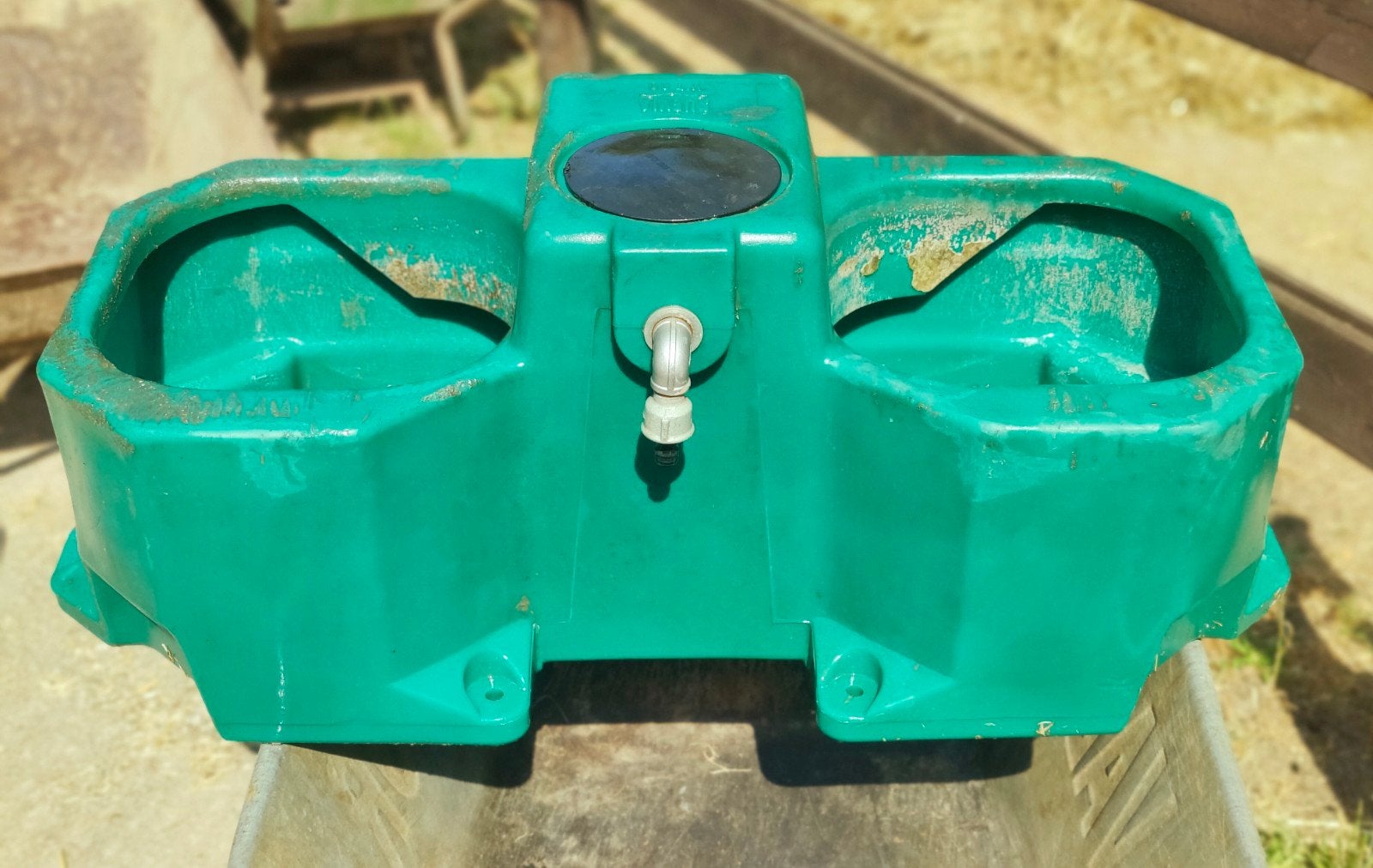2 stuks Suevia WT 80 met automatische vlotter.(60 euro/stuk), Dieren en Toebehoren, Runderen