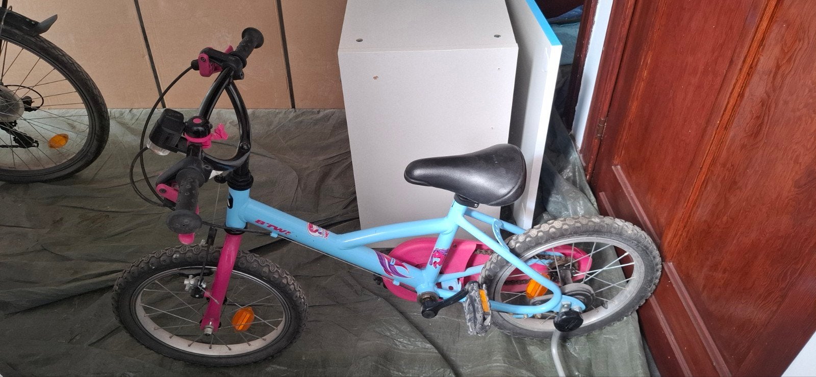 Vélo fille B Twin, Enlèvement