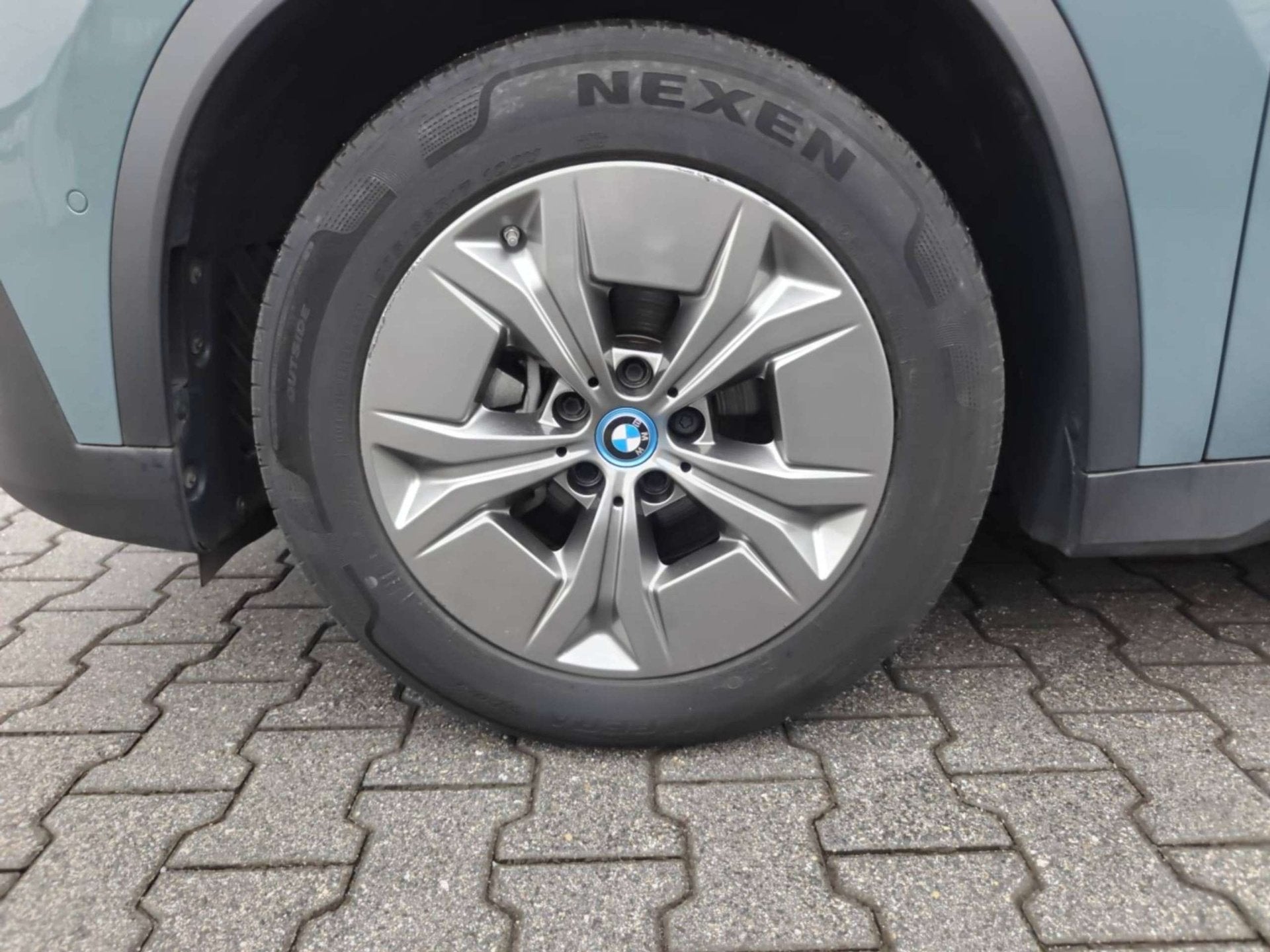 BMW iX1 eDrive20 / Cruise / LED / apple / CAM / Zetelverwarm, Automaat, Dealer onderhouden, Stof, Gebruikt