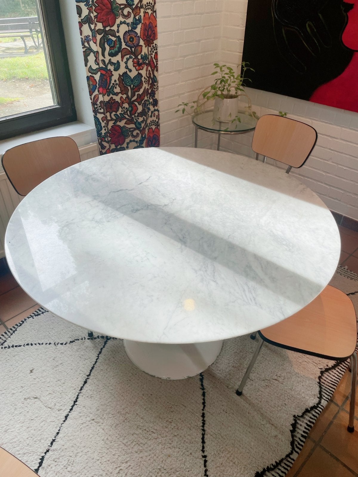 Table à manger pied tulipe en marbre - ø120cm, Maison & Meubles, Enlèvement, Comme neuf, Métal