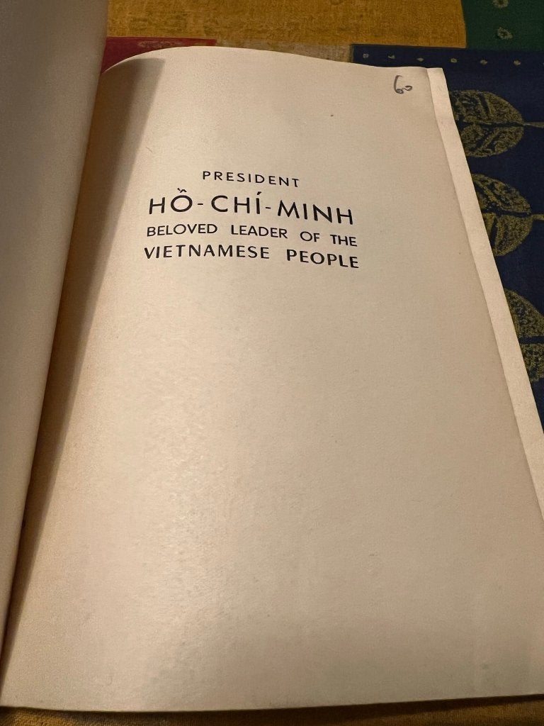 President Ho-Chi-Minh, Beloved leader of the Vietnamese peop, Gelezen, Tru'O'NG- Chinh, Ophalen of Verzenden, Politiek en Staatkunde