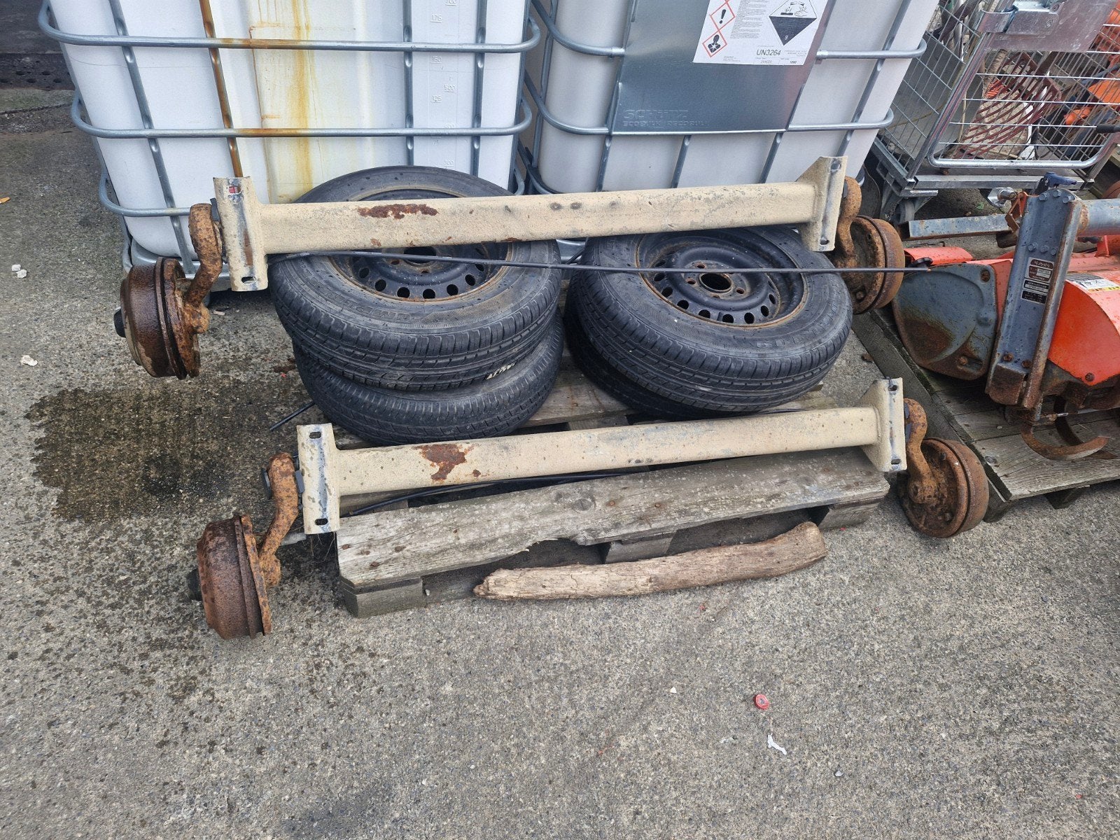 2 essieux et 4 roues  pour remorque ou autres, Enlèvement ou Envoi