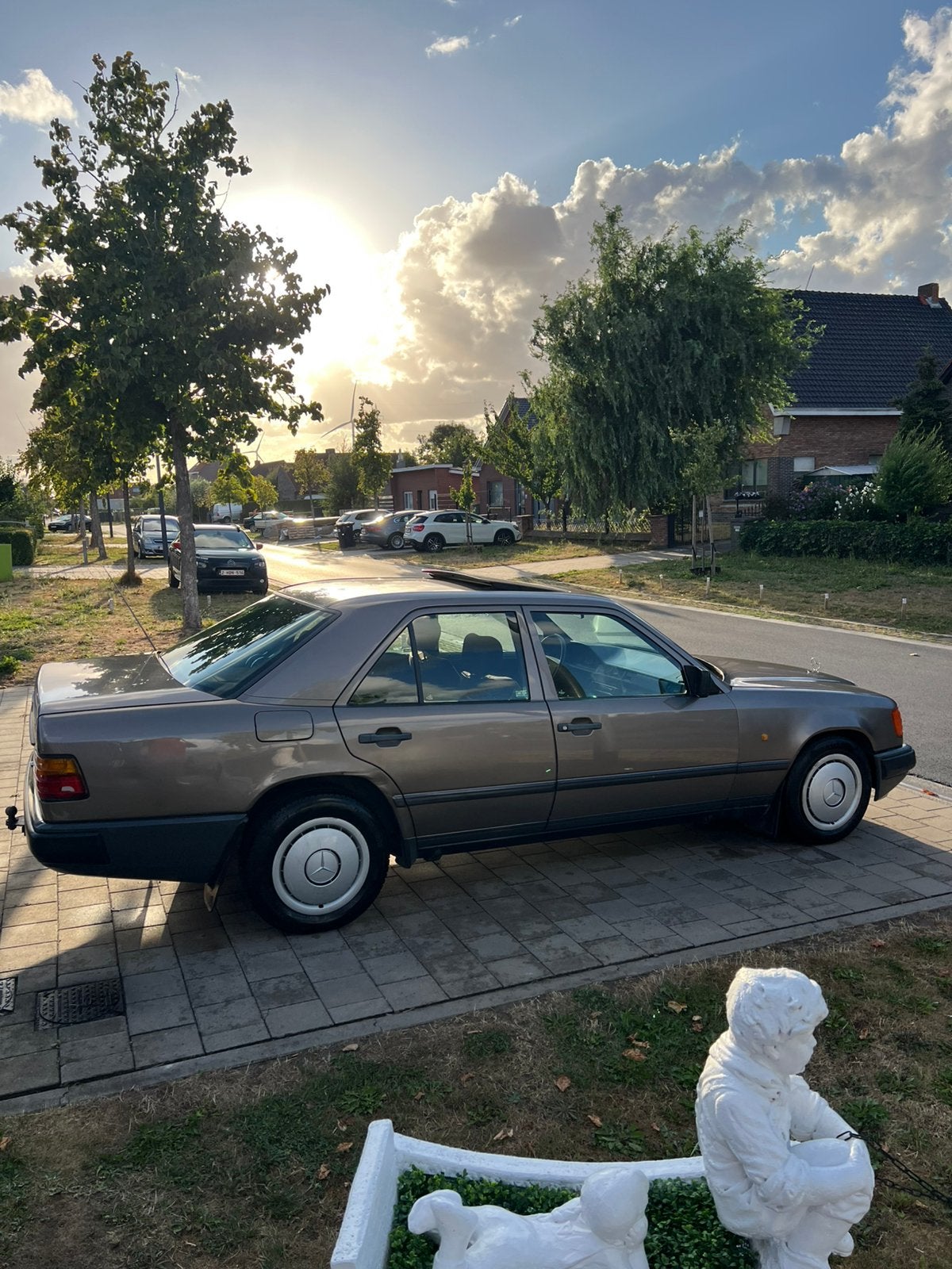 Mercedes E250D W124 (1988), foto 6