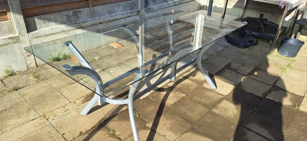 Tafel , ook voor buiten., Ophalen, 50 tot 100 cm, Vijf personen of meer, 150 tot 200 cm