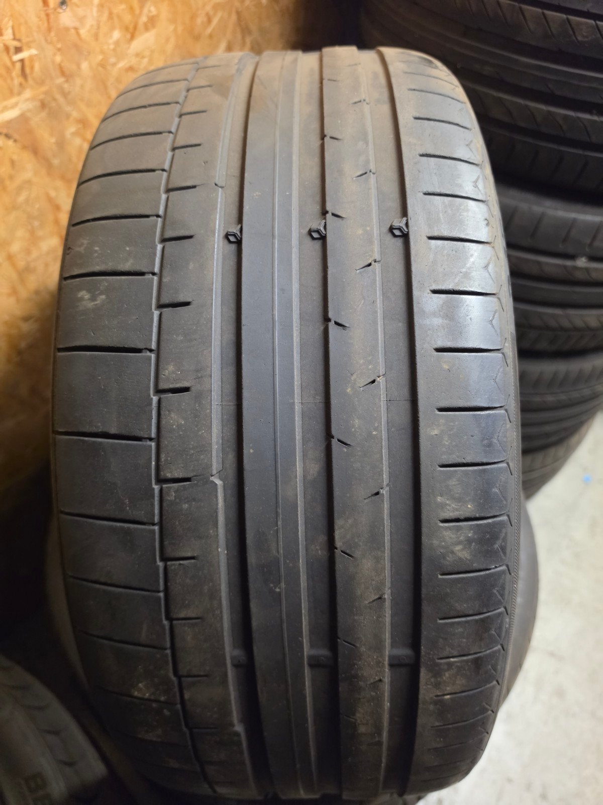 245/35r20 continental 70€ l'unité avec montage et équilibrag, Enlèvement