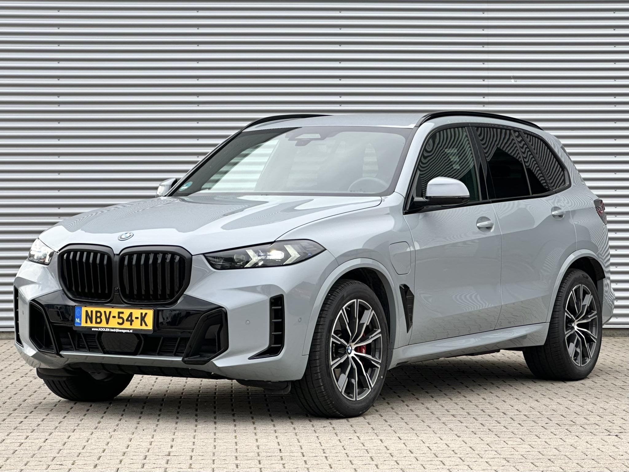 BMW X5 xDrive50e (automatique), Autos, Achat, Hybride rechargeable, Noir, 5 portes