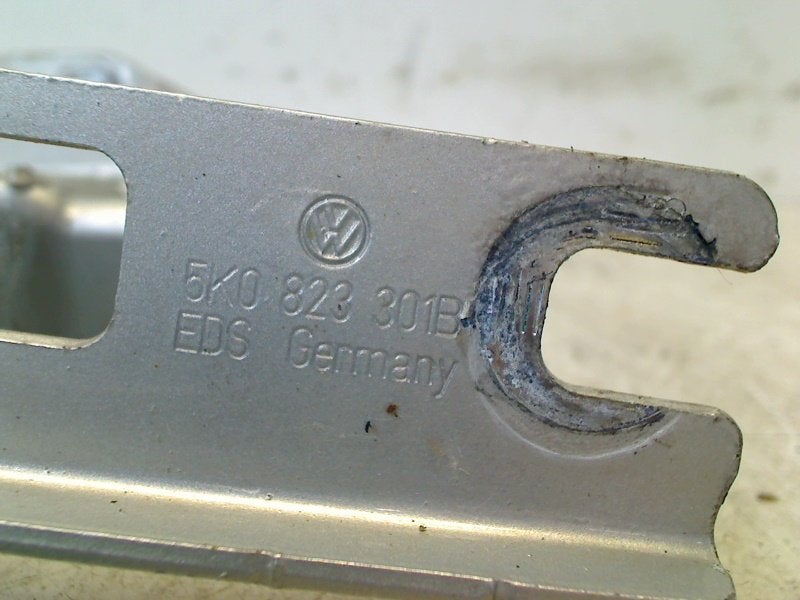 MOTORKAPSCHARNIER set Volkswagen Golf VI (5K1) (5k0823301b), Auto-onderdelen, Gebruikt, Volkswagen, Volkswagen AG, Kundenbetreuung@volkswagen.de