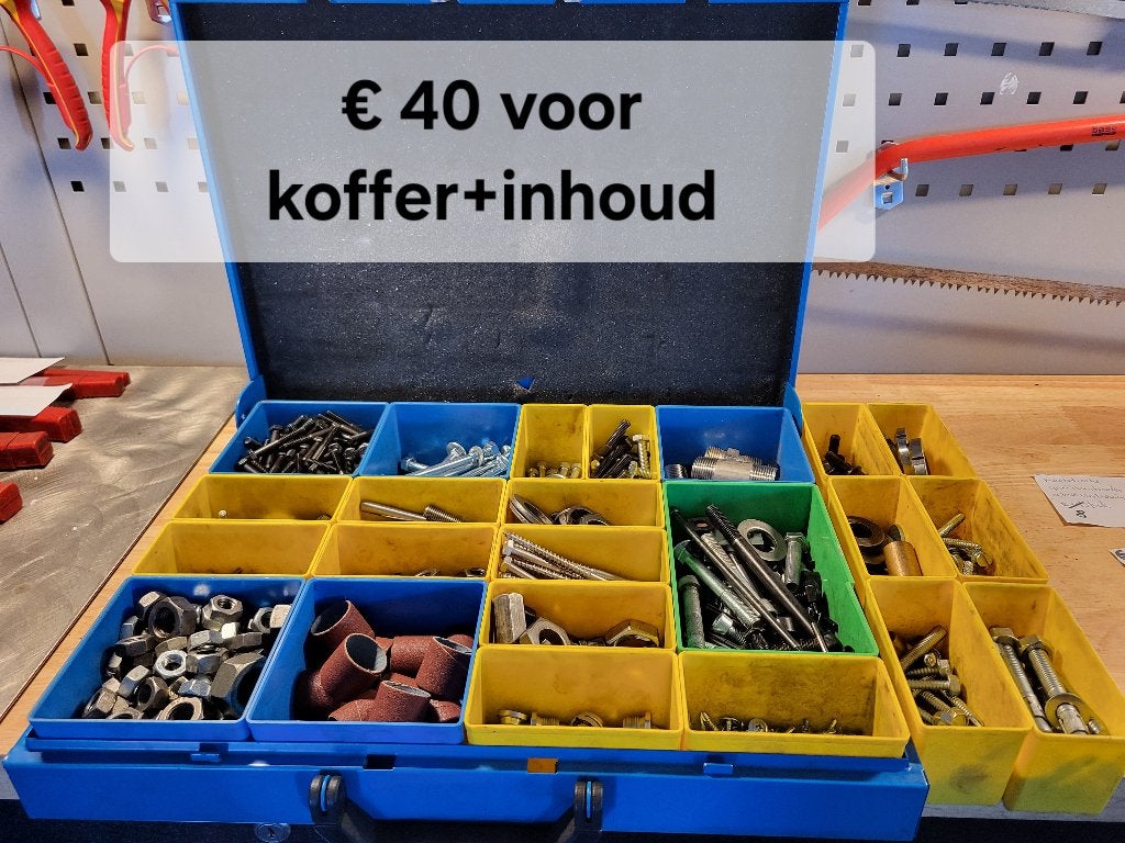 Schroeven, bouten,..., Ophalen, Zo goed als nieuw, Schroeven