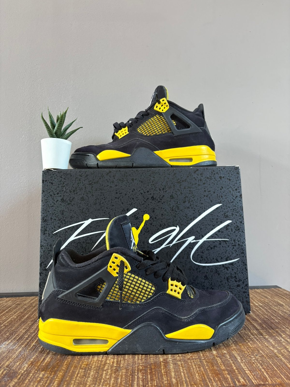 Jordan 4 yellow thunders, Enlèvement, Porté, Baskets, Noir