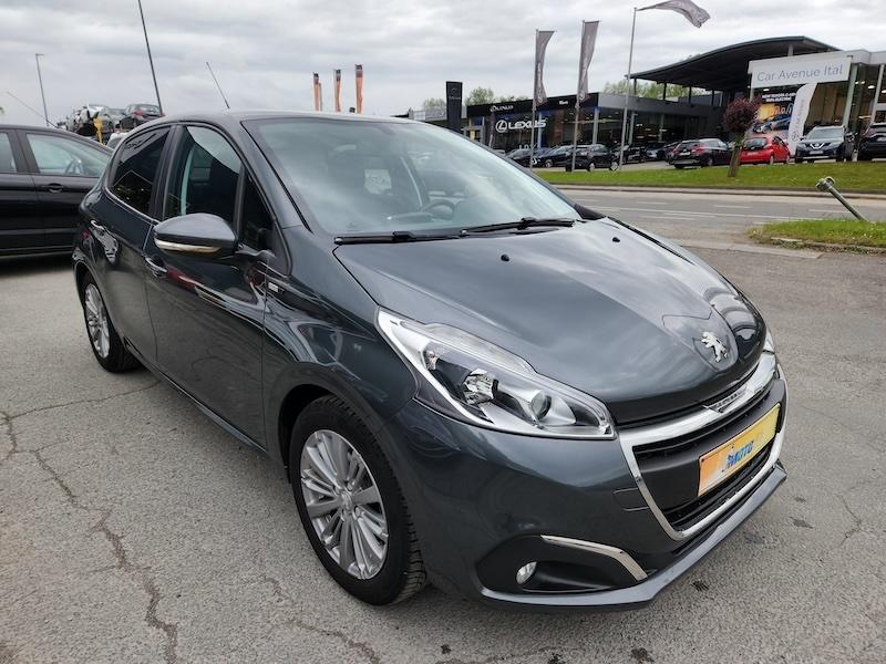 Peugeot 208 Style euro 6 essence avec 105.000 km "Moto46", Auto's, Voorwielaandrijving, Stof, 5 deurs, 1200 cc