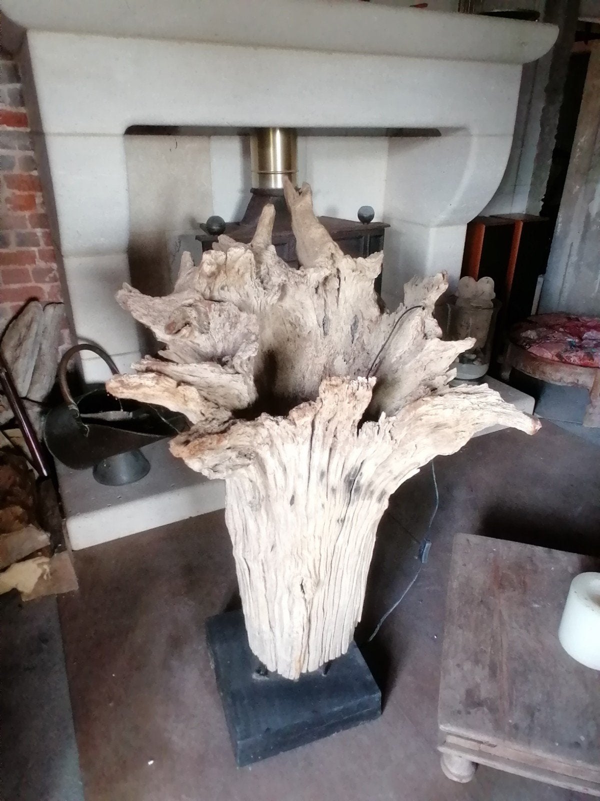 Lamp met houten wortels, Ophalen