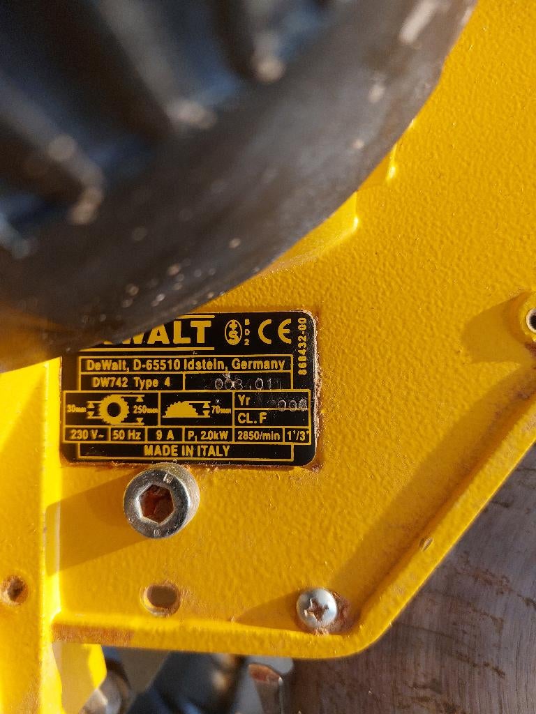 Dewalt afkortzaag, 30 à 70 mm, Enlèvement, Utilisé, Dewalt