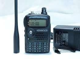 nieuwstaat Kenwood THF-7E met extra accu,s, Télécoms, Talkies-walkies & Walkies-talkies, Talkie-walkie ou Walkie-talkie, 15 km ou plus