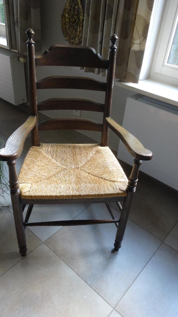 Eiken armstoel, Ophalen