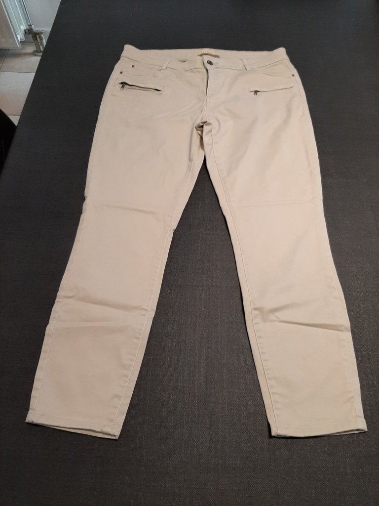 beige damesbroek esprit maat 44, Vêtements | Femmes, Culottes & Pantalons, Comme neuf, Taille 42/44 (L), Beige, Enlèvement