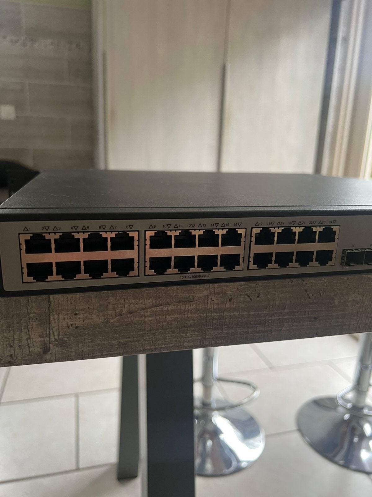 Switch 24 poorten, Computers en Software, Netwerk switches, Ophalen, Gebruikt