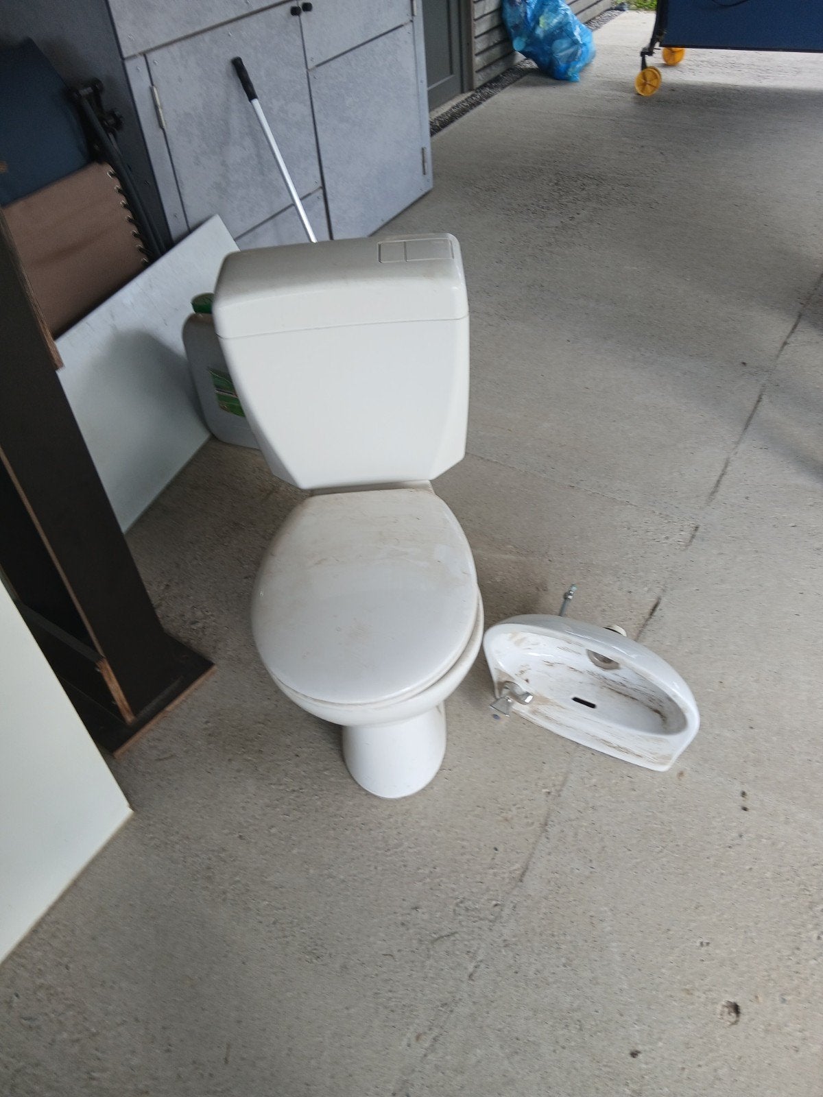 wc et lave-mains, Bricolage & Construction, Enlèvement, Comme neuf