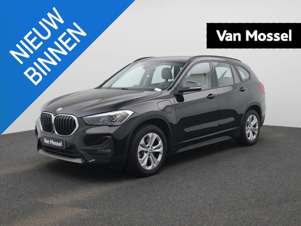 BMW X1 xDrive25e (162 kW) HUD | NAVI | CAMERA | LEDER | LED, Stof, Gebruikt, Automatische klimaatregeling, 1820 kg