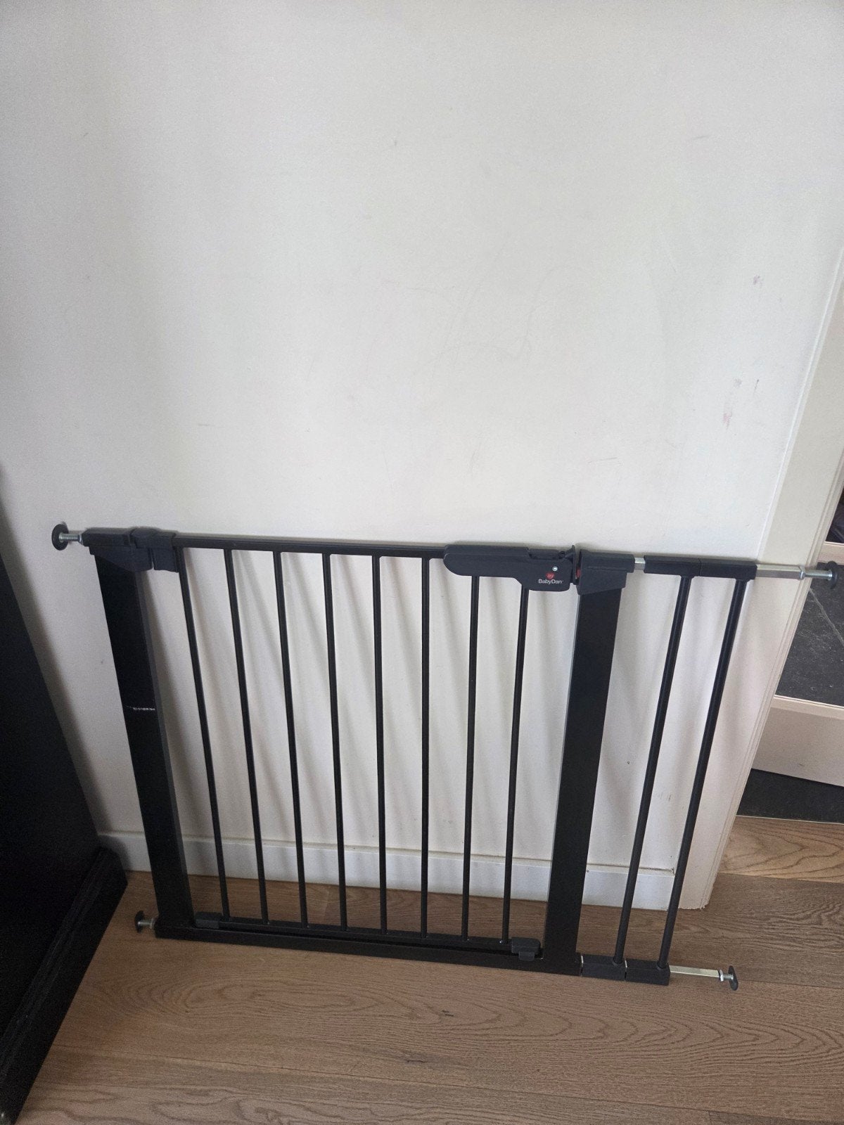 deurhekje Babydan Asta + 2 VERLENGSTUKKEN, Kinderen en Baby's, Traphekjes, Ophalen, Zo goed als nieuw, Metaal of IJzer, Minder dan 100 cm