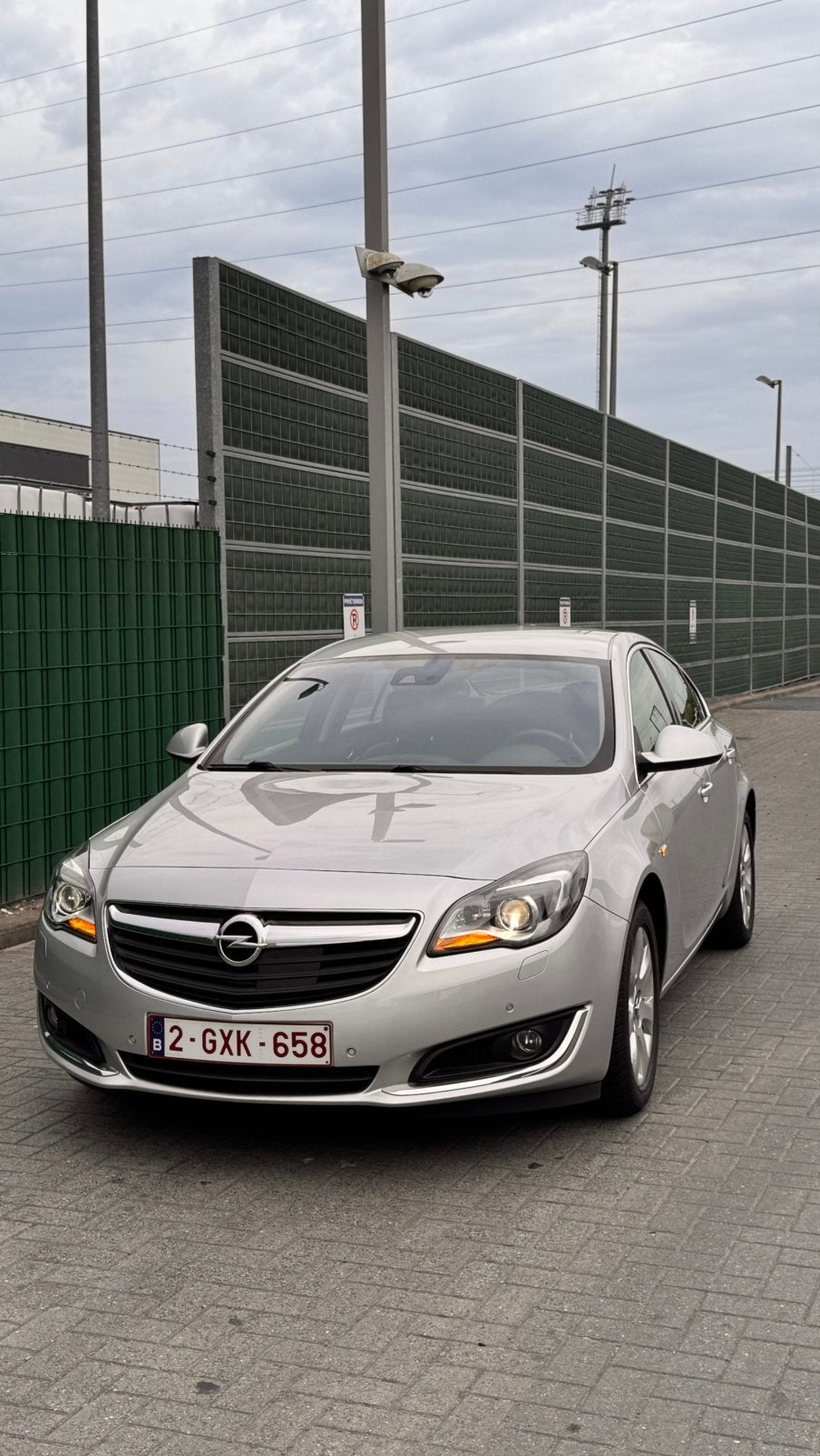 OPEL INSIGNIA LIMOUSINE HB , 2016, Auto's, Automaat, Leder, 5 deurs, Particulier