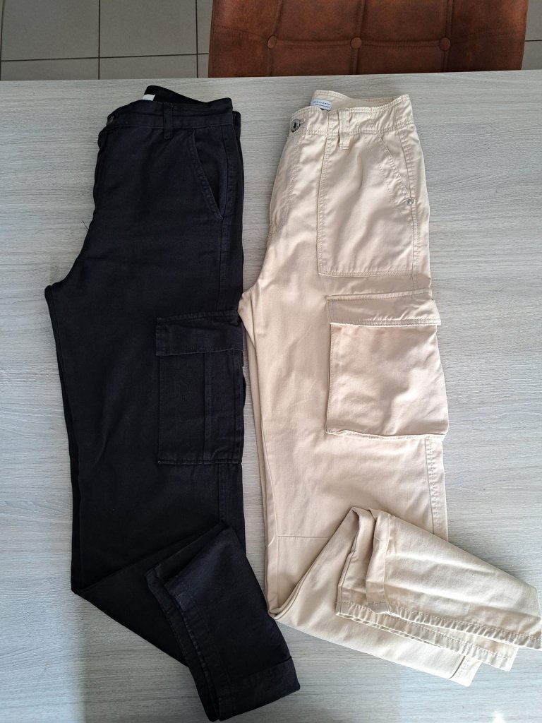 2 JEANS CARGO BERSHKA/ STRADIVARIUS(maat 36), Ophalen, Zo goed als nieuw, Maat 36 (S), Lang