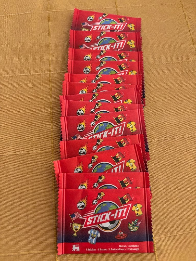 17 zakjes stickers delhaize stick it, Enlèvement