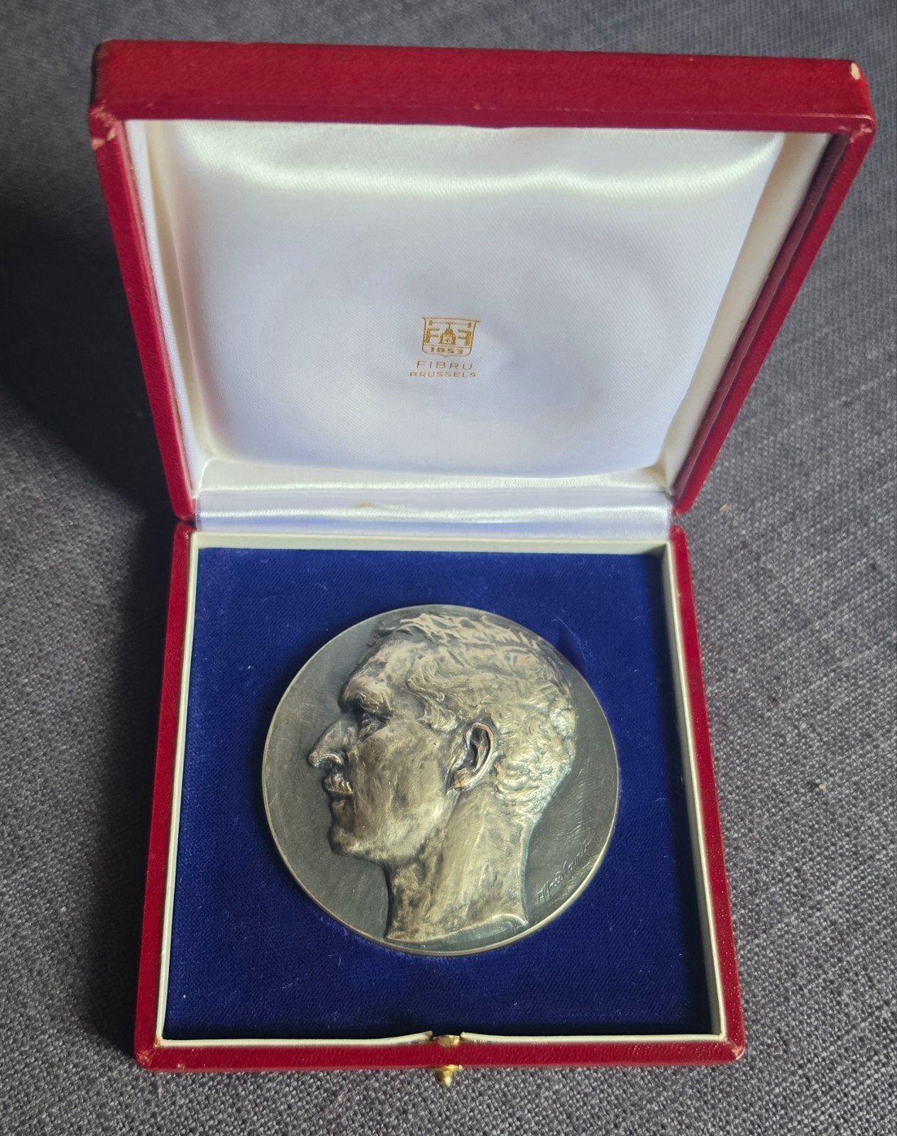 Albert I Nationaal Fonds voor Wetenschappelijk Onderzoek, Postzegels en Munten, Ophalen of Verzenden, Brons