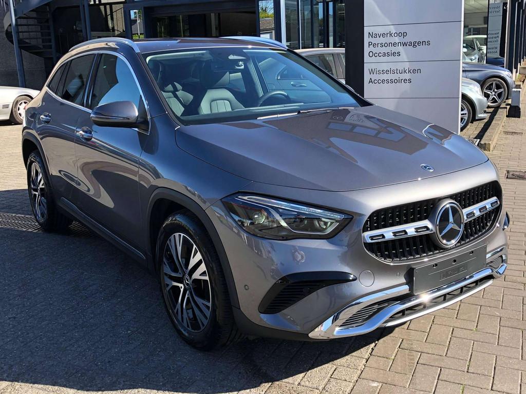 Mercedes-Benz GLA 180 BENZINE, Keyless GO, Sfeerverlichting,, Autos, Mercedes-Benz, Entreprise, Achat, GLA, ABS, Phares directionnels