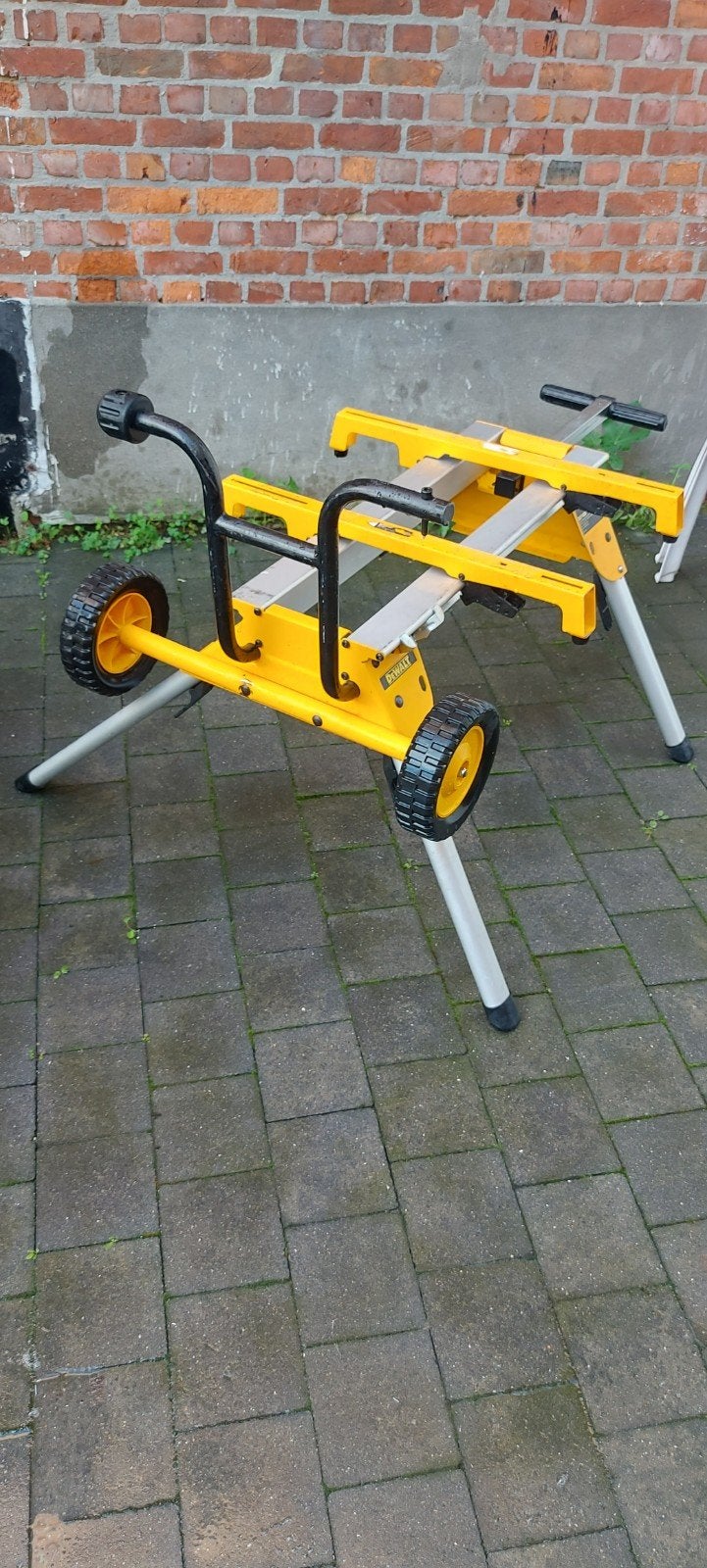 Dewalt DE7400 Verrijdbaar onderstel  beugel
DEWALT Accessoir, Ophalen