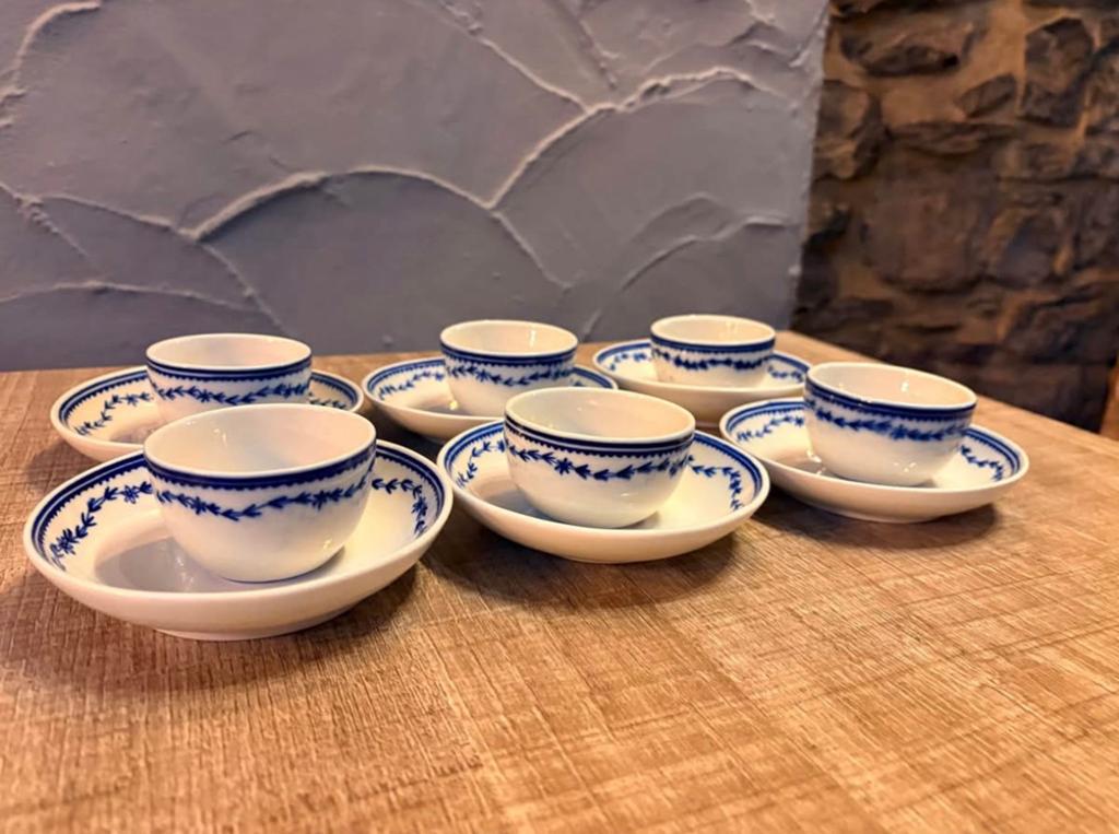 Suite de 6 pochons en Porcelaine De Tournai, Antiquités & Art, Enlèvement ou Envoi