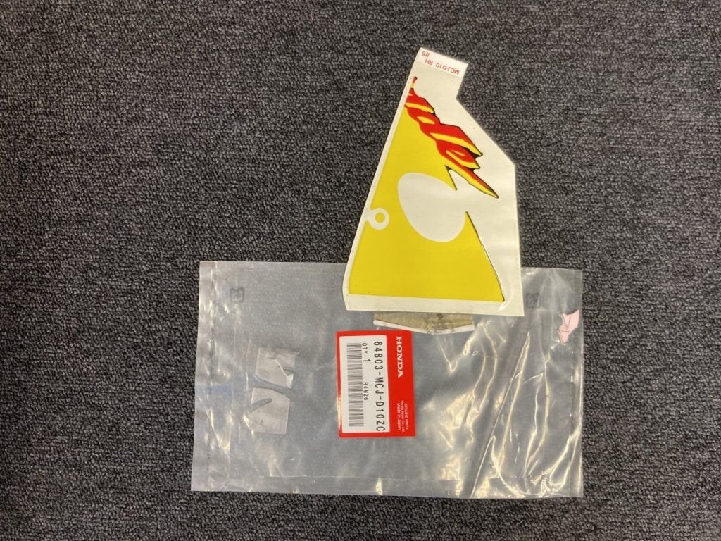 Fireblade cbr954RR bj 2003 sticker zijpaneel rechts nieuw, Motos, Neuf, -, -, -
