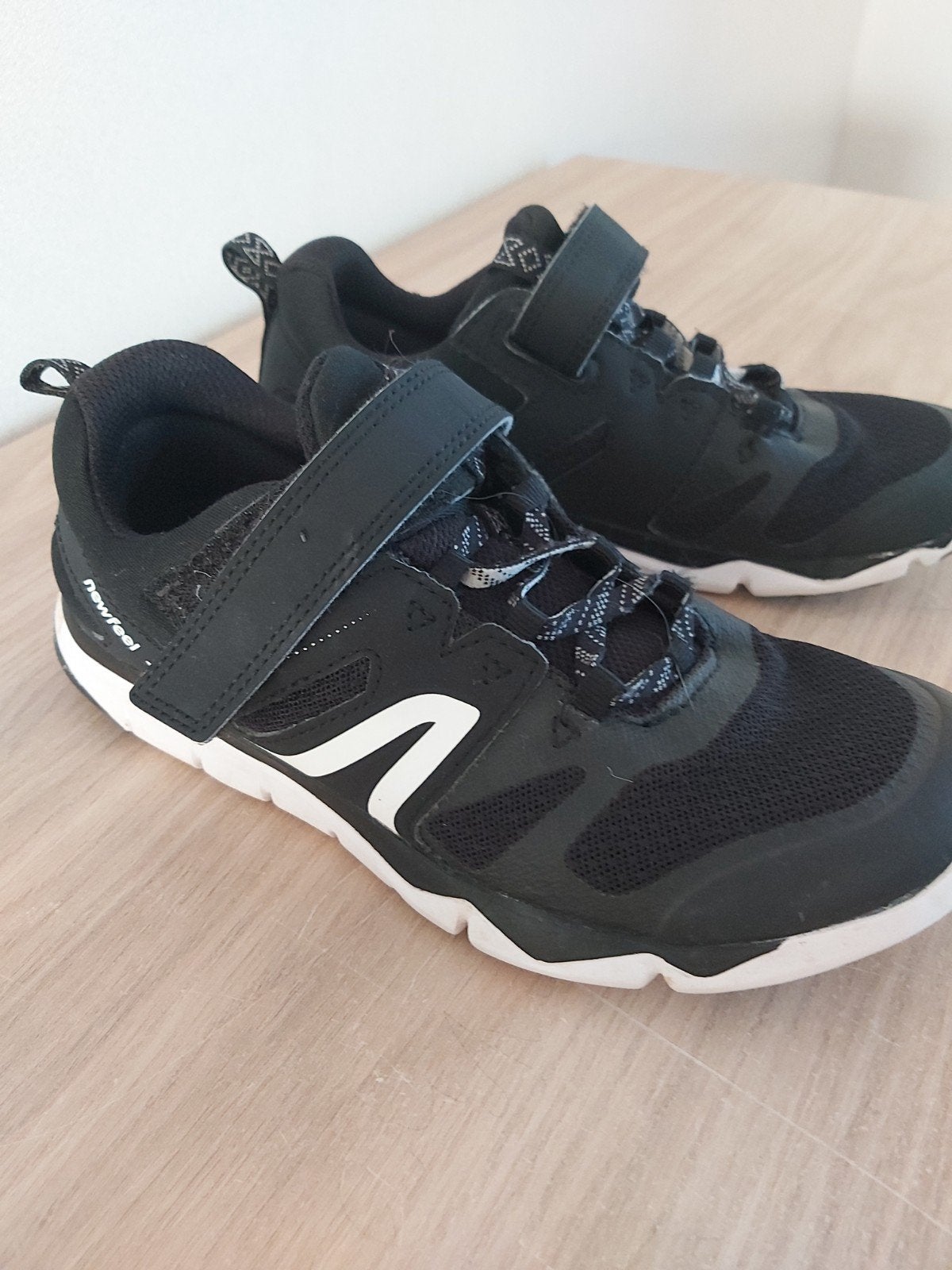 sportschoen zwart maat 35, Ophalen, Zo goed als nieuw, Newfeel, Jongen of Meisje