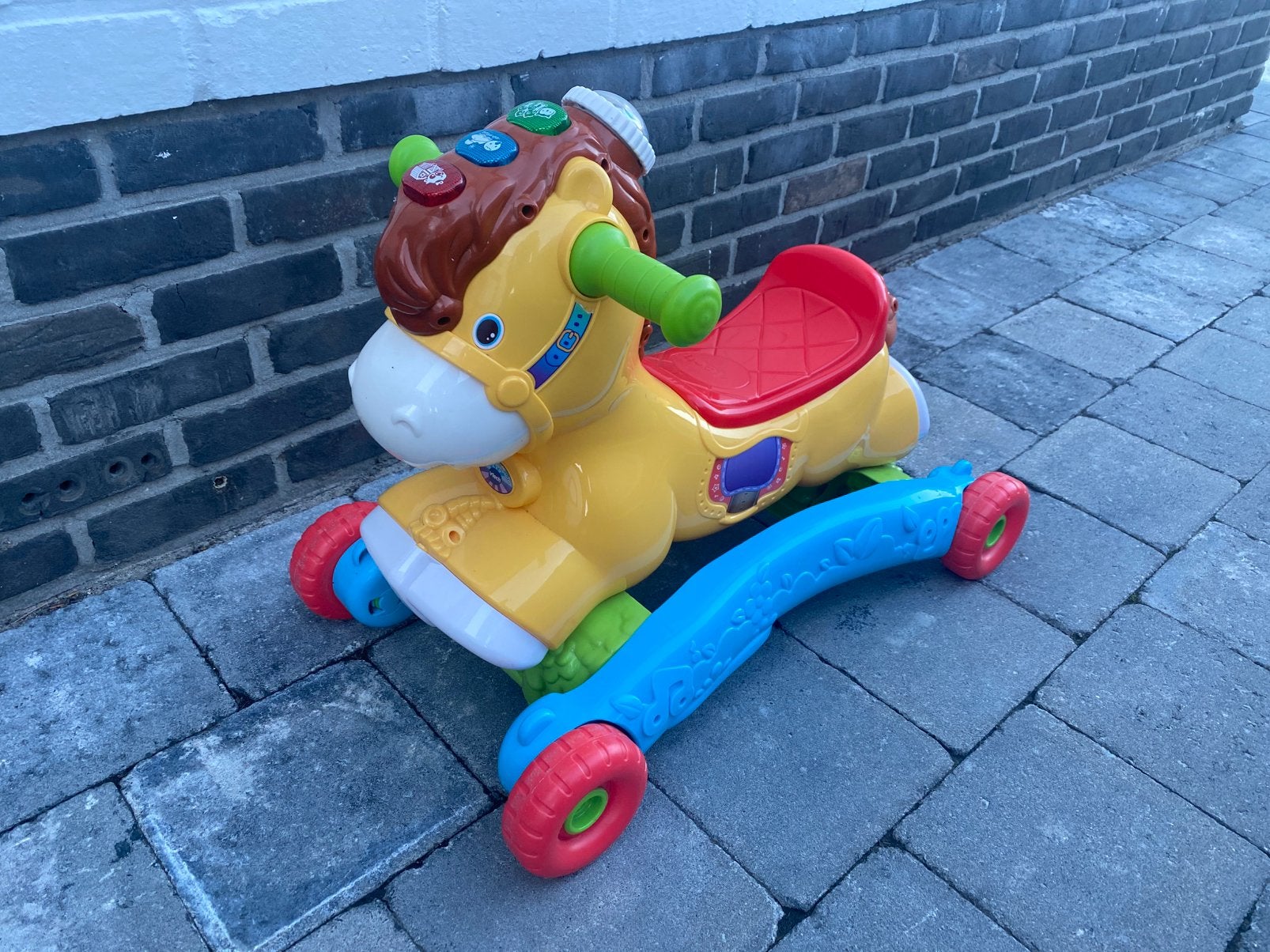 Hobbelpaard/loopwagen, Kinderen en Baby's, Speelgoed | Buiten | Voertuigen en Loopfietsen, Ophalen, Gebruikt, Loopvoertuig