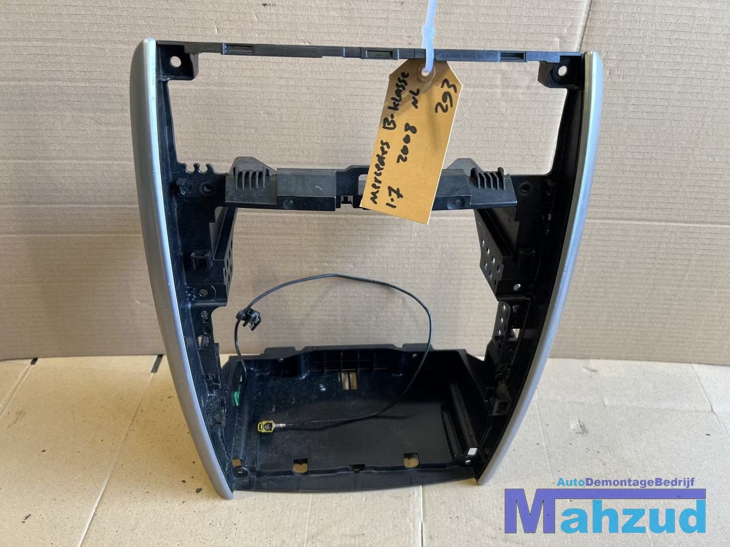 MERCEDES B-klasse W245 middenconsole radio frame 2005-2011, Mercedes-Benz AG, Mercedes-Benz, Utilisé, Mercedesstrasse 120
70372  Stuttgart, DE