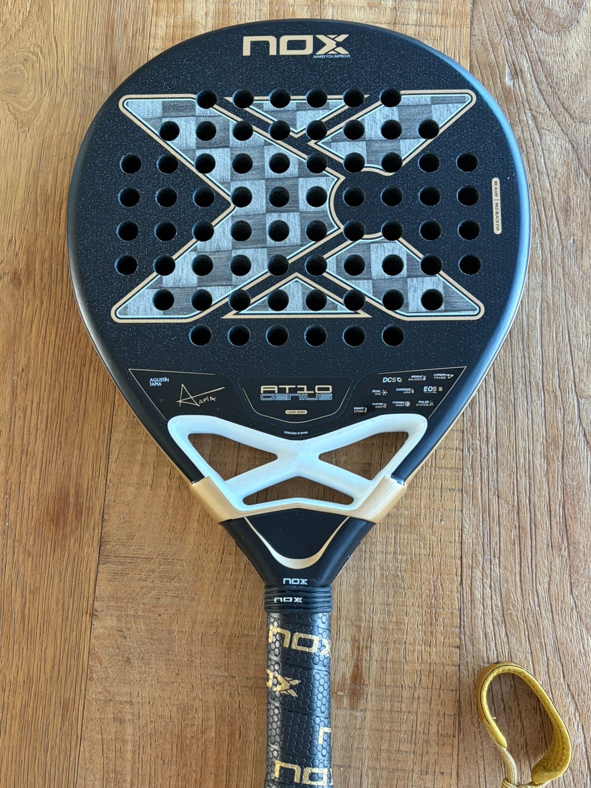 NOX AT10 Genius 18K Alum – Luxury Series Agustín Tapia 2026, Sports & Fitness, Padel, Utilisé, Raquette de padel, Enlèvement