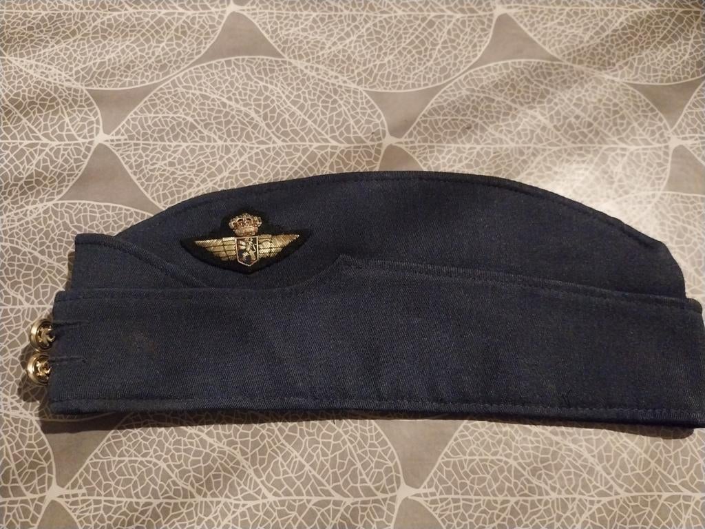 Bonnet police Sous-officier de l'armée de l'air belge, Collections, Objets militaires | Général, Enlèvement ou Envoi