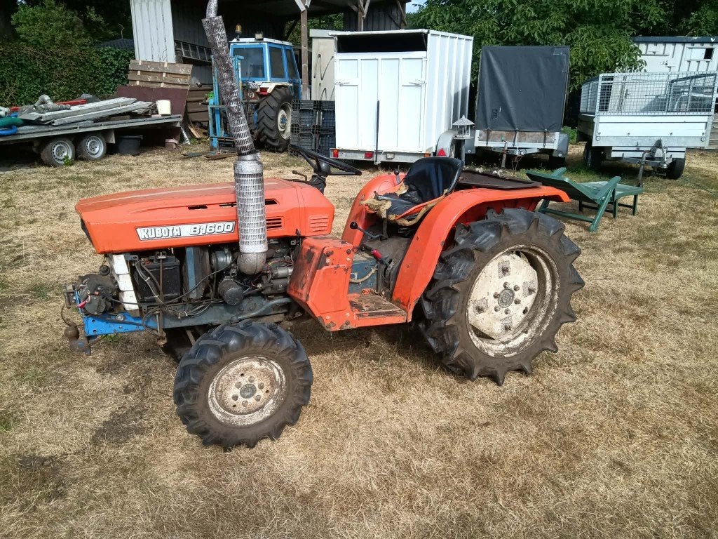 kubotab1600 diesel 3 cillinder 20pk 4x4, Articles professionnels, Enlèvement, Utilisé