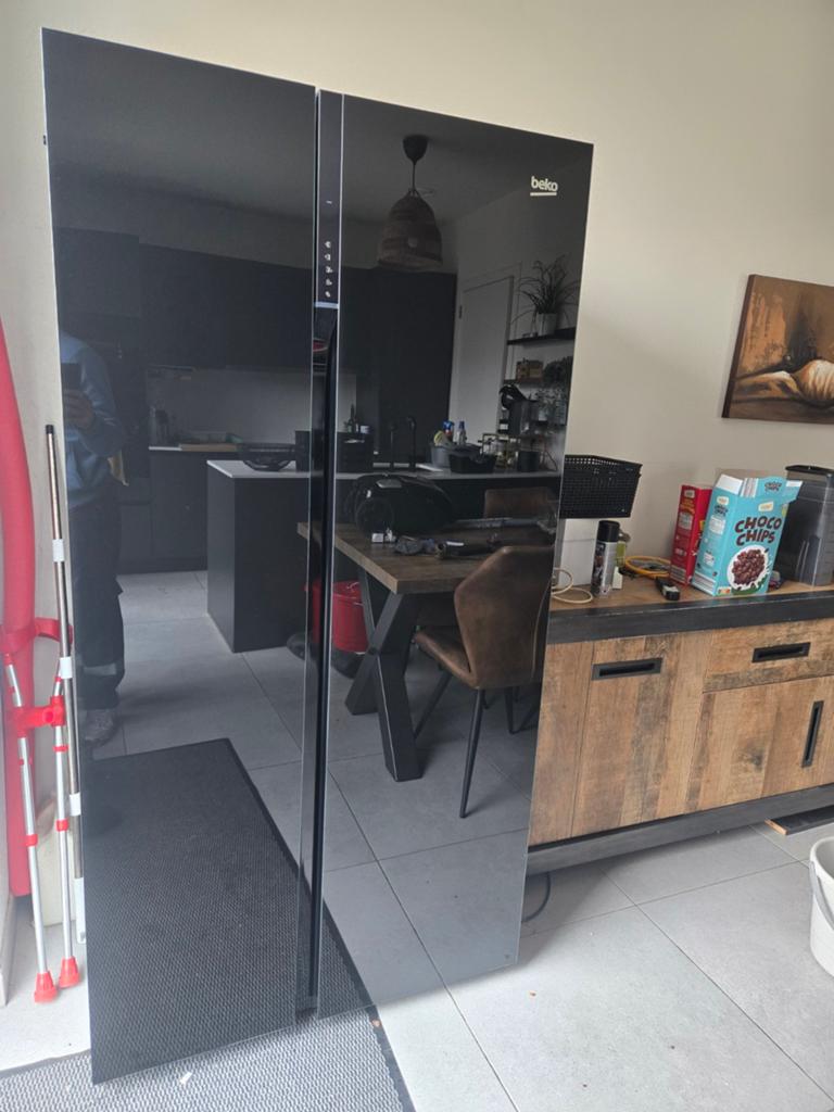 Beko Amerikaanse koelkast/vriezer zwart glas design, Elektronische apparatuur, Koelkasten en IJskasten, Ophalen