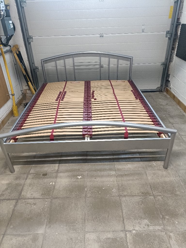 Tweepersoonsbed 160 cm met 2 aparte lattenbodems, Ophalen, Tweepersoons, Zo goed als nieuw, 200 cm