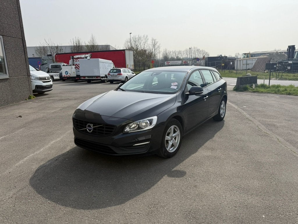 Volvo V60 (Stock ID 97605), Auto's, https://public.car-pass.be/vhr/df5ee252-359d-40ce-9359-c619e4431b0b, Stof, Euro 6, 1969 cc